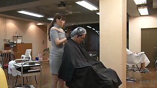 221017美容室で誘惑してくるロリ美少女b