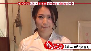 0000348貧乳スレンダー日本人女性がガン突きされる素人ナンパ痙攣イキセックス